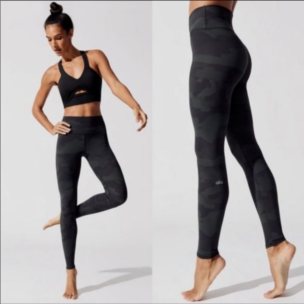 ALO YOGA High-Waist Camo Vapor Legging!